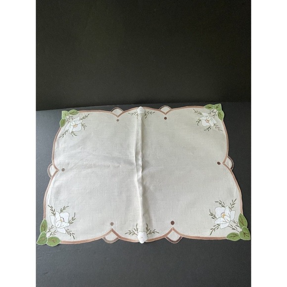Vintage Traditional French Vinex Cotton Handcrafted Embroidered Floral Placemats - Picture 1 of 9